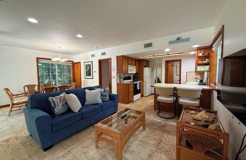 Monroe County House | Private Beach Free Kayaks, Paddle Board, Row Boat Jacuzzi