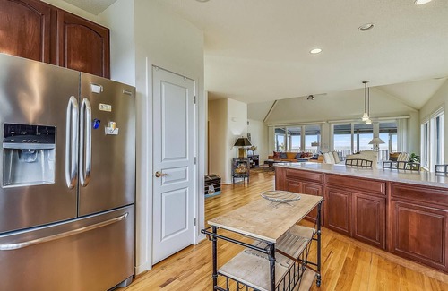 Bethany Beach House | PRIVATE BEACH GATED COMMUNITY! Exceptional OCEAN FRONT beach home is brimming with casual elegance and just perfect for families vacationing together!