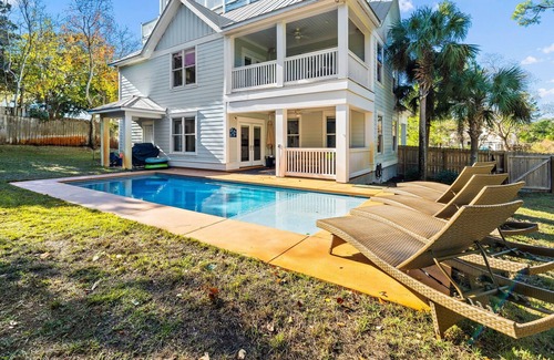 Gulf Pines House | Private Beach, Golf Cart, Private Pool, Two Master Bedrooms and Bikes!