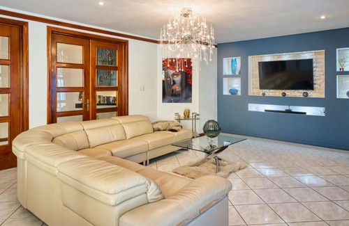 De Bruynewijk Villa | Private Beach Ocean Front Boat Dock Tiki Bar