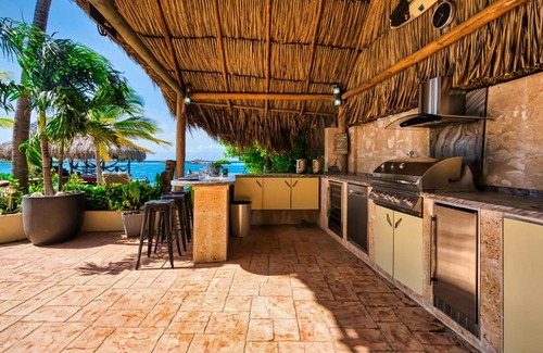 De Bruynewijk Villa | Private Beach Ocean Front Boat Dock Tiki Bar