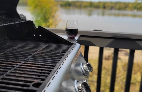 Plaisance Ski Chalet | Private beach on the Ottawa river!