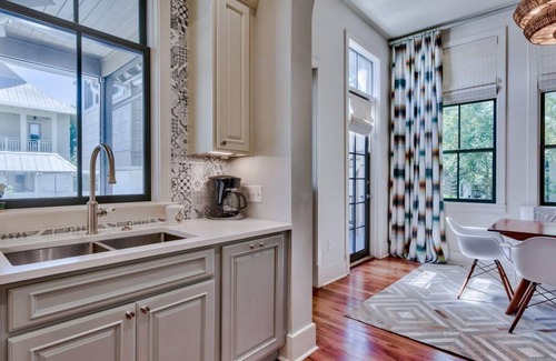Rosemary Beach House | PRIVATE BEACH/POOL ACCESS-Stylish Decor- Great Family/Outdoor Space -4 Bikes
