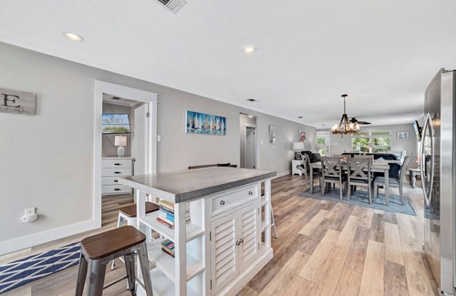 Ono Island House | Private Beach Retreat | Bear Point | 2 Restaurants Within Walking Distance