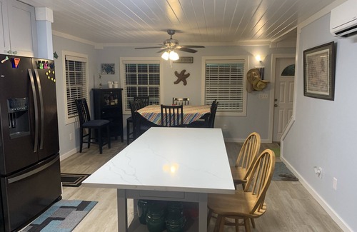 Green Turtle Estates House | Private Beach, Sleeps 10, Hot Tub In Deck, Centrally Located , generator WiFi