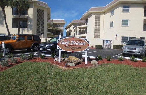 Belleair Beach Condo | Private Beach & Spectacular Sunsets! Beach Lover's Delight.