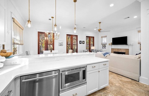 Rosemary Beach House | PRIVATE BEACH/POOL ACCESS-Charming Cottage-Lovely Courtyard-4 Bikes