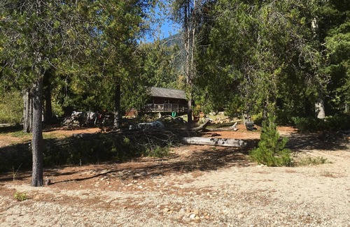Balfour House | Private Beachfront Cottage on Kootenay Lake