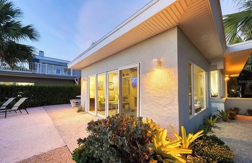Nokomis House | Private Beachfront Escape: 2-Bedroom Home on Exclusive Casey Key, Nokomis FL