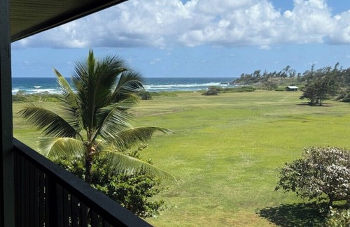 Hanamaulu Apartment | Private Beachfront Ocean View w/Resort Amenities!