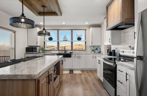 Sweetwater House | Private BearLake Resort Getaway!