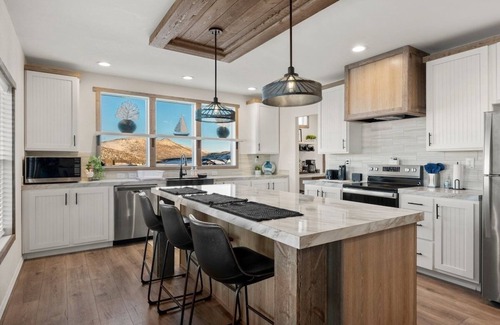 Sweetwater House | Private BearLake Resort Getaway!