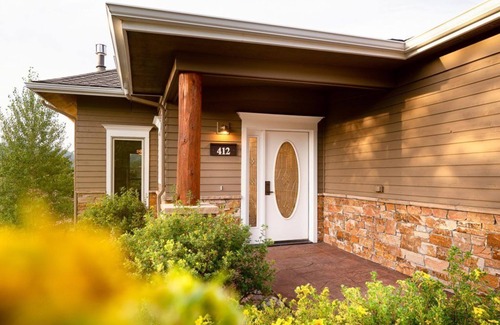 Stanley Hills Condo | Private, beautifully decorated mountain home!
