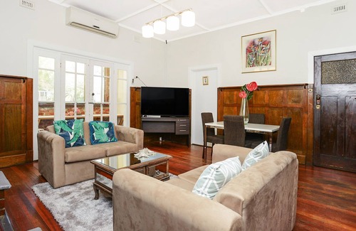 Ashford House | PRIVATE BEDROOM | CLOSE TO ASHFORD HOSPITAL, CITY & BEACH