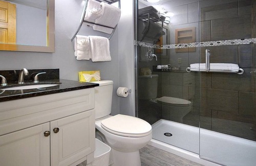 Avon Hotel | Private Bedroom in Shared Unit - Beaver Creek - 3/21 to 3/28/25