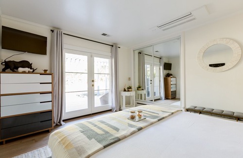 Napa Villa | Private Bedroom _ the Rhino on Secluded Vineyard