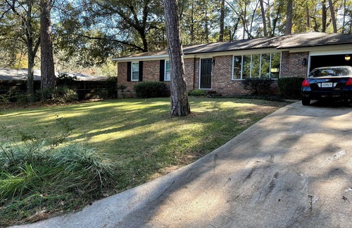 Tallahassee House | Private Bedroom with private bathroom in furnished home 2 Miles to FSU & I-10.