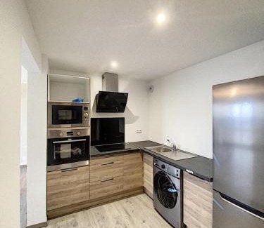 Saint-Vincent Apartment | Private bedroom with private bathroom & toilet in a shared flat