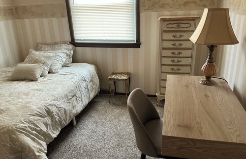 Akron House | PRIVATE BEDROOMS FOR TRAVELING MEDICAL PROFESSIONALS