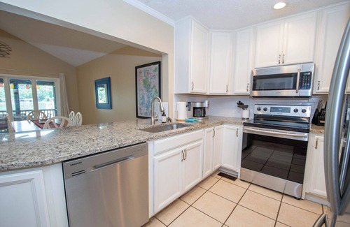 Jacksons' Gap House | Private Boat Ramp, Dock, Pet Friendly, Screen Porch, Firepit, Fish, Kayak, Relax