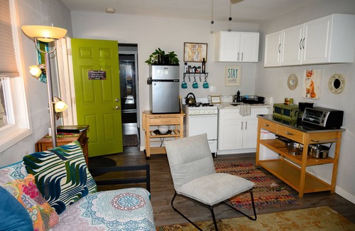 El Cajon House | Private Bohemian Poolside Apartment