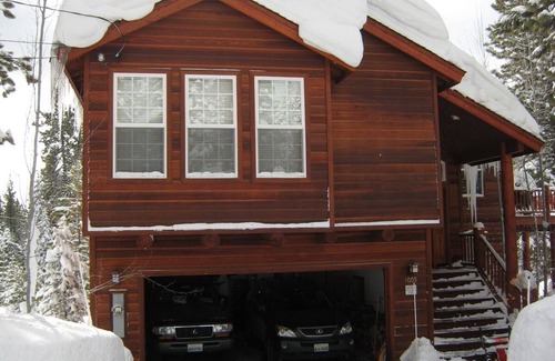 Kings Beach House | Private, Bright & Spacious, Hot Tub, Pool Table, Sleeps 10, 5 miles to Northstar