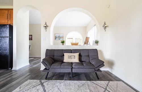 Westside House | Private Brighton Park Paradise