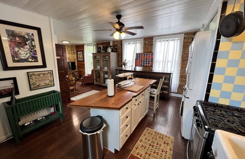 Bywater Cottage | Private Bywater Cottage - Courtyard, WiFi, Laundry, Near restaurants/bars