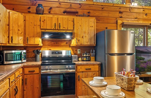Gatlinburg - Pigeon Forge Cabin | Private Cabin in the Smokies w/Arcade, Fireplace, Hot Tub, BBQ!