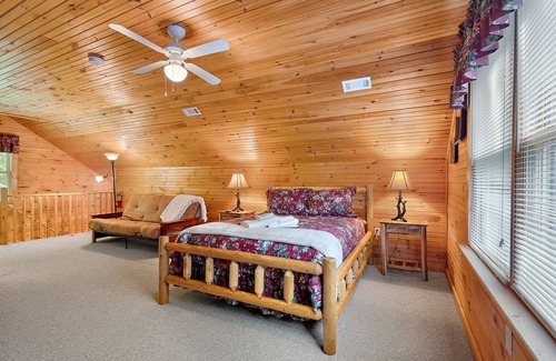 Purlear Cabin | Private Cabin in Wonderful Community