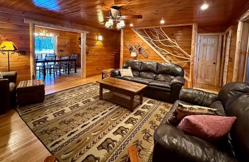 Lake Placid Cabin | Private Cabin on 5 Acres in Lake Placid