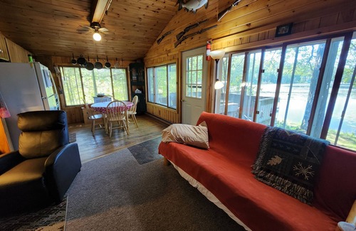 Hayward Cabin | Private Cabin On Quiet Bay Of Round Lake