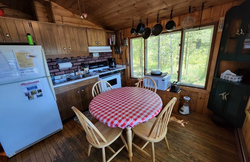 Hayward Cabin | Private Cabin On Quiet Bay Of Round Lake