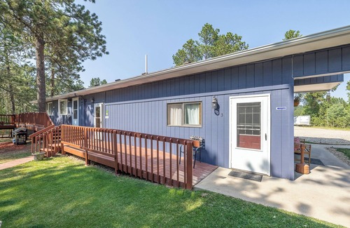Deadwood Apartment | Private Cabin Retreat Near Main St & Attractions!