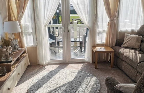 Blackpool House | Private Caravan to Hire - Marton Mere Haven Holiday Village