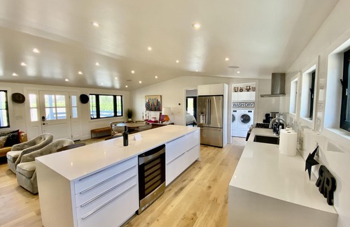 Healdsburg House | Private Casa on Designer's Farm Stay Get-Away