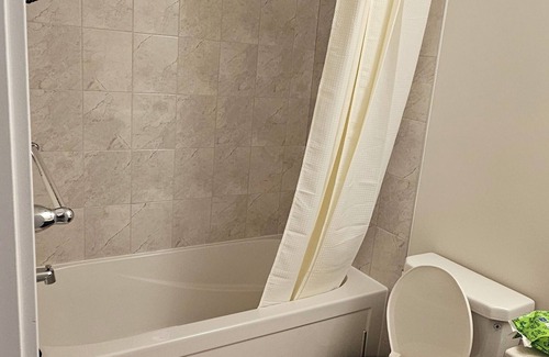 Ottawa Division House | Private charming and quiet room in Home in Ottawa,