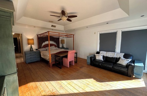 Clarksdale Resort | Private Clarksdale Retreat w/Pool, Sauna & Guest Cottage – Sleeps 16