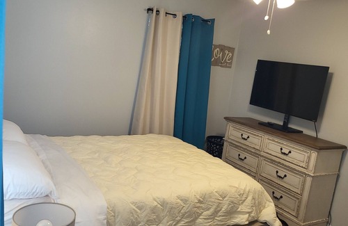 Buckner Terrace - Everglade Park Apartment | Private, clean, 2 bedroom apartment, 10 min from downtown Dallas