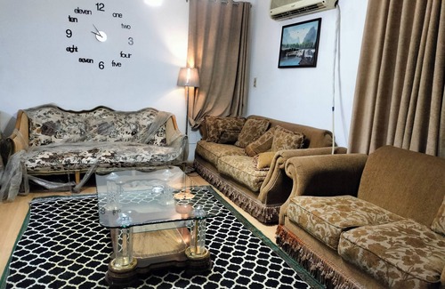 Al-'Umraniyah Apartment | private condo two rooms and living room hot tub, air conditioning , WiFi , metro