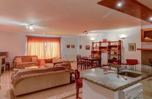 Ericeira Condo | Private condominium with exterior and interior swimming pool and tennis court