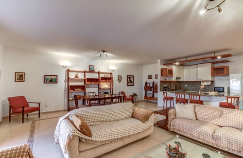 Ericeira Condo | Private condominium with exterior and interior swimming pool and tennis court