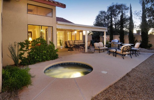 Shadow Hills House | PRIVATE CONTEMPORARY HOME WITH BREATHTAKING MOUNTAIN VIEWS