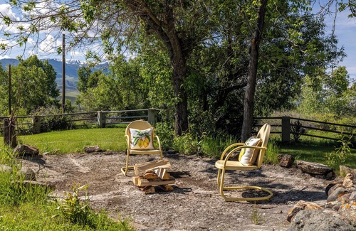 Wapiti Cabin | Private Cottage away from Crowds