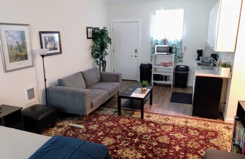 Burien Cottage | Private cottage by SeaTac airport with WiFi