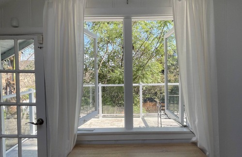 Hollywood Hills Cottage | Private Cottage in the Hollywood Hills - Views of the Hollywood Sign