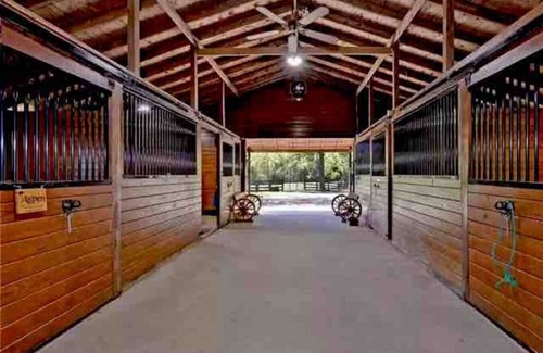 Berkeley Apartment | Private Cottage on Horse Farm in Williamsburg!