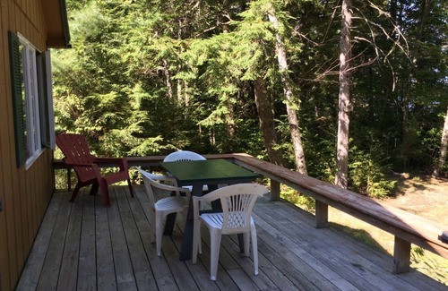 Franklin House | Private Cottage with dock, kayaks, swing set, near Acadia NP on Georges Pond
