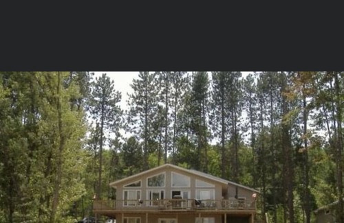 L'Isle-aux-Allumettes House | Private cottage with sand beach and snowmobile trails