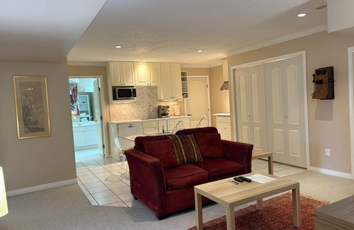 Cobble Hill House | Private Country Estate - Luxury retreat with Swim Spa. Pet Friendly!